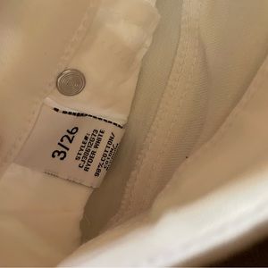 Women’s high rise white shorts